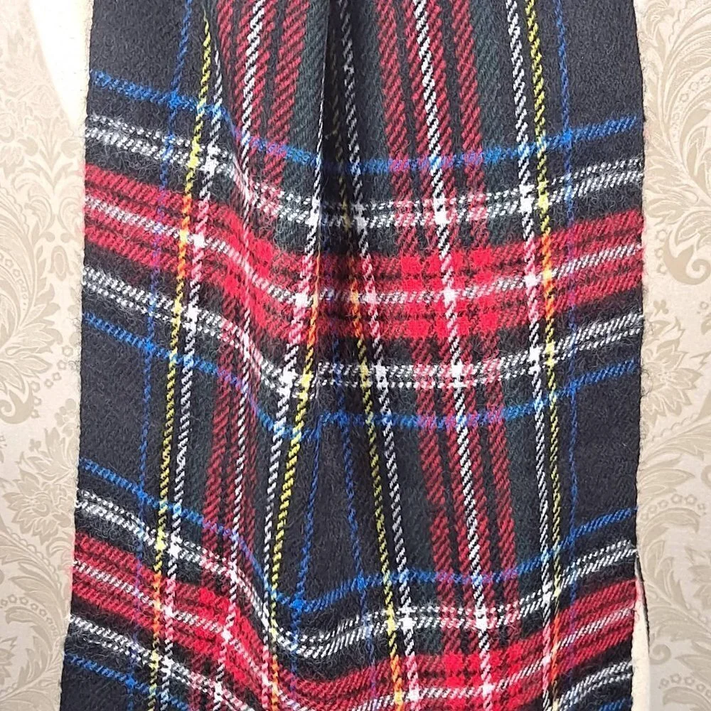 Tartan Plaid Scarf Black/Red/White/Blue Fringed Ends EUC
